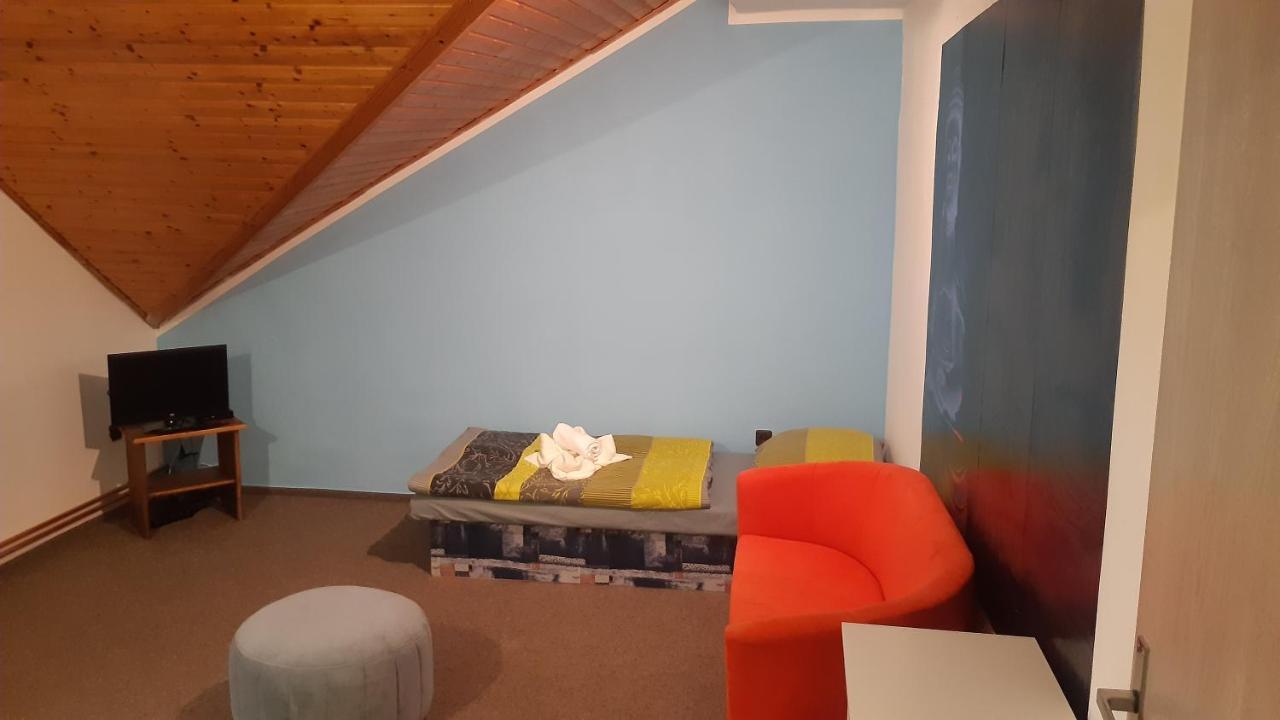 Budha Apartmá Jirikov  Kültér fotó