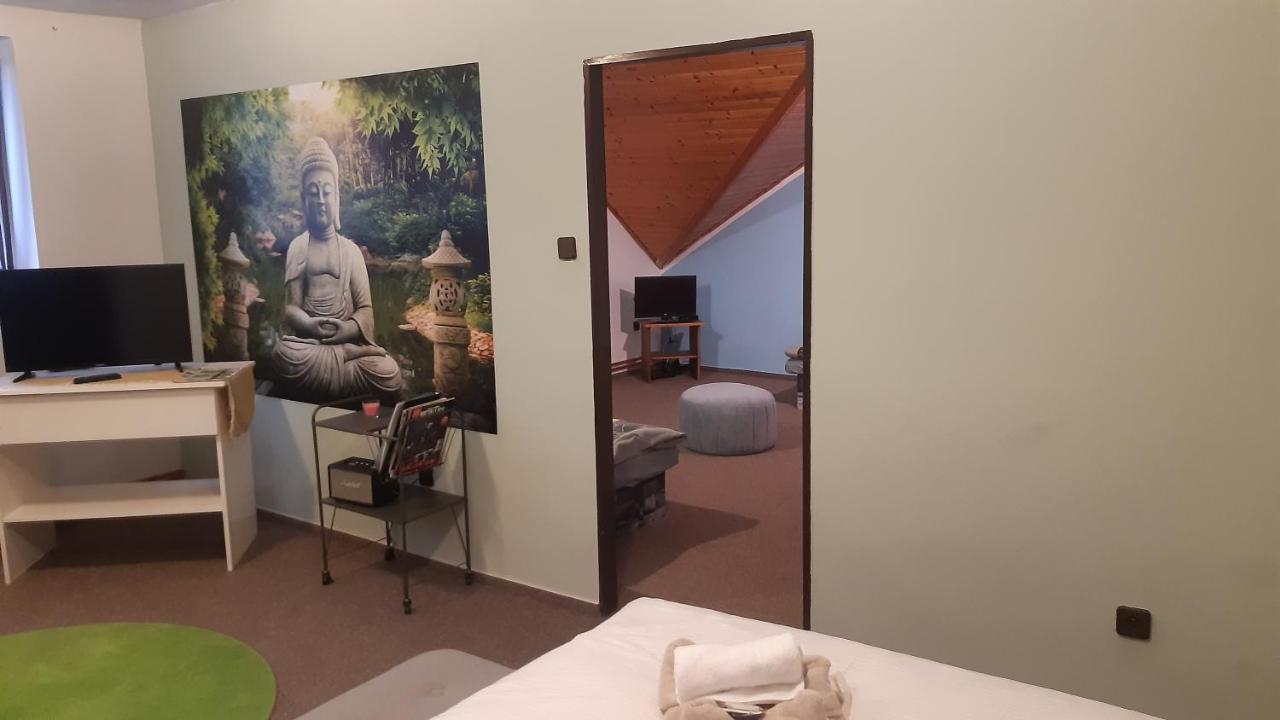 Budha Apartmá Jirikov  Kültér fotó